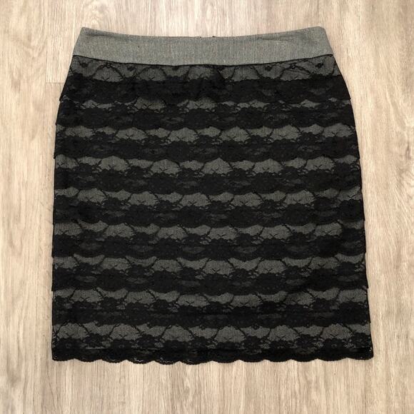 Sharagano Women's Gray/Black Floral Lace Overlay Knee Length Pencil Skirt sz 10 - Picture 1 of 2